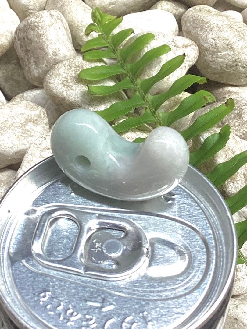 ✳幸運導く**糸魚川翡翠 勾玉　吉祥開運　本物の守護石をお身近に　鑑別書取得品‼️