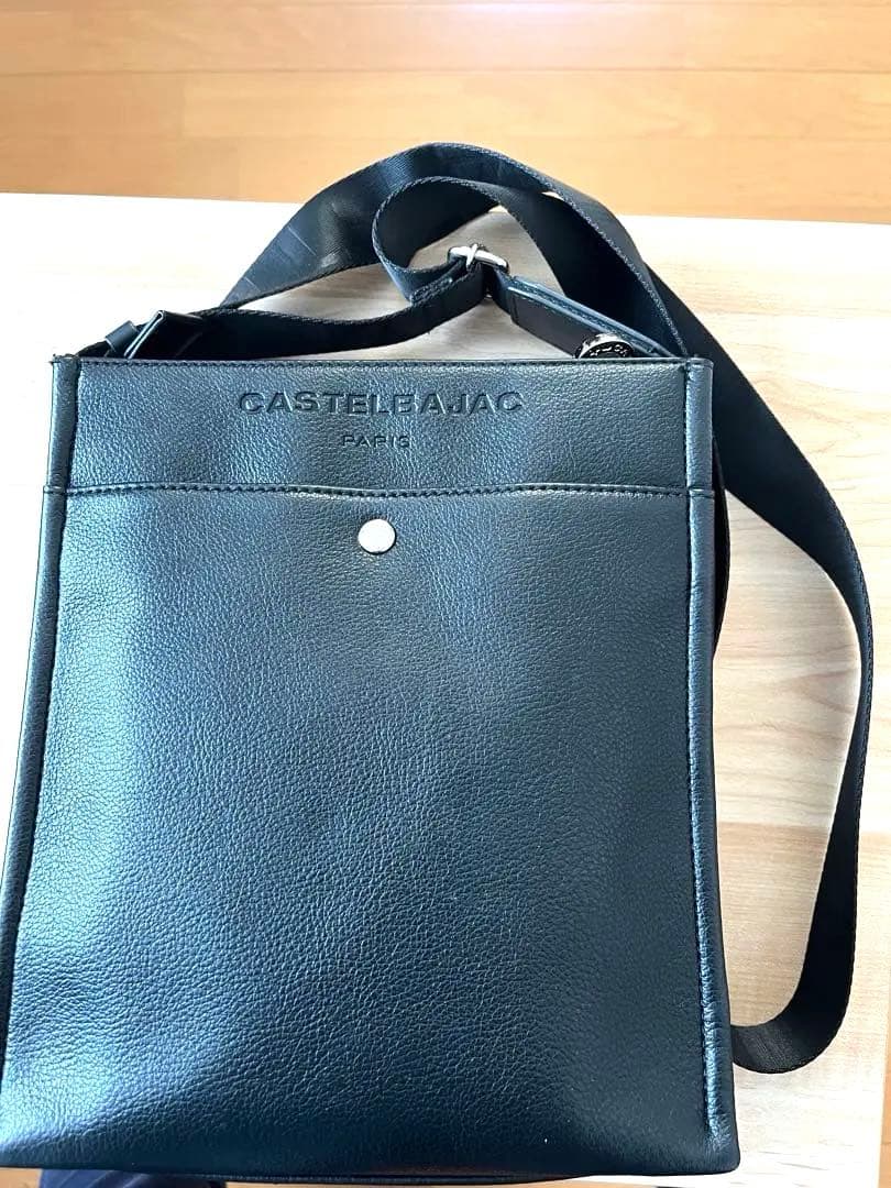 CASTELBAJAC ブラックレザーショルダーバッグ