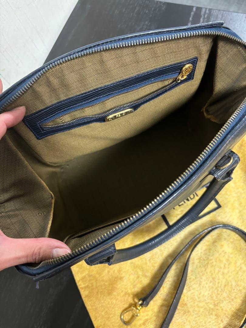 FENDIバッグ 2WAY ショルダーバッグ レザー ネイビー