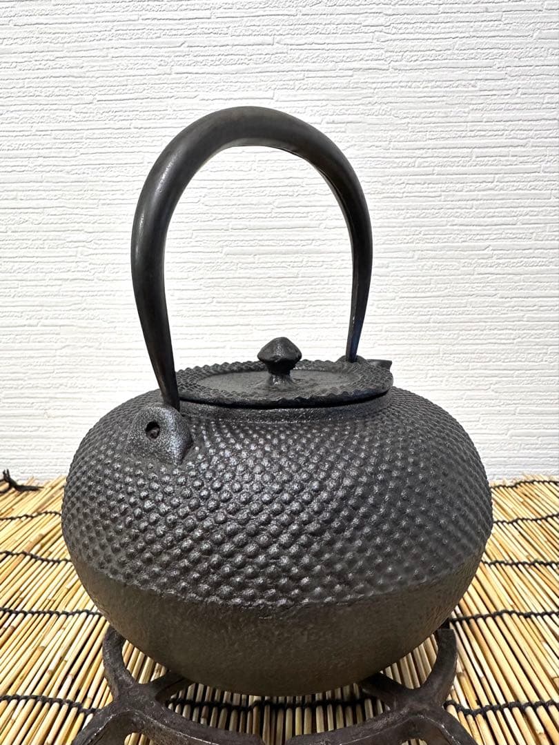 未使用品コンディション　南部釜師造　天明形１２型アラレ 鉄瓶 南部鉄瓶 南部鉄器