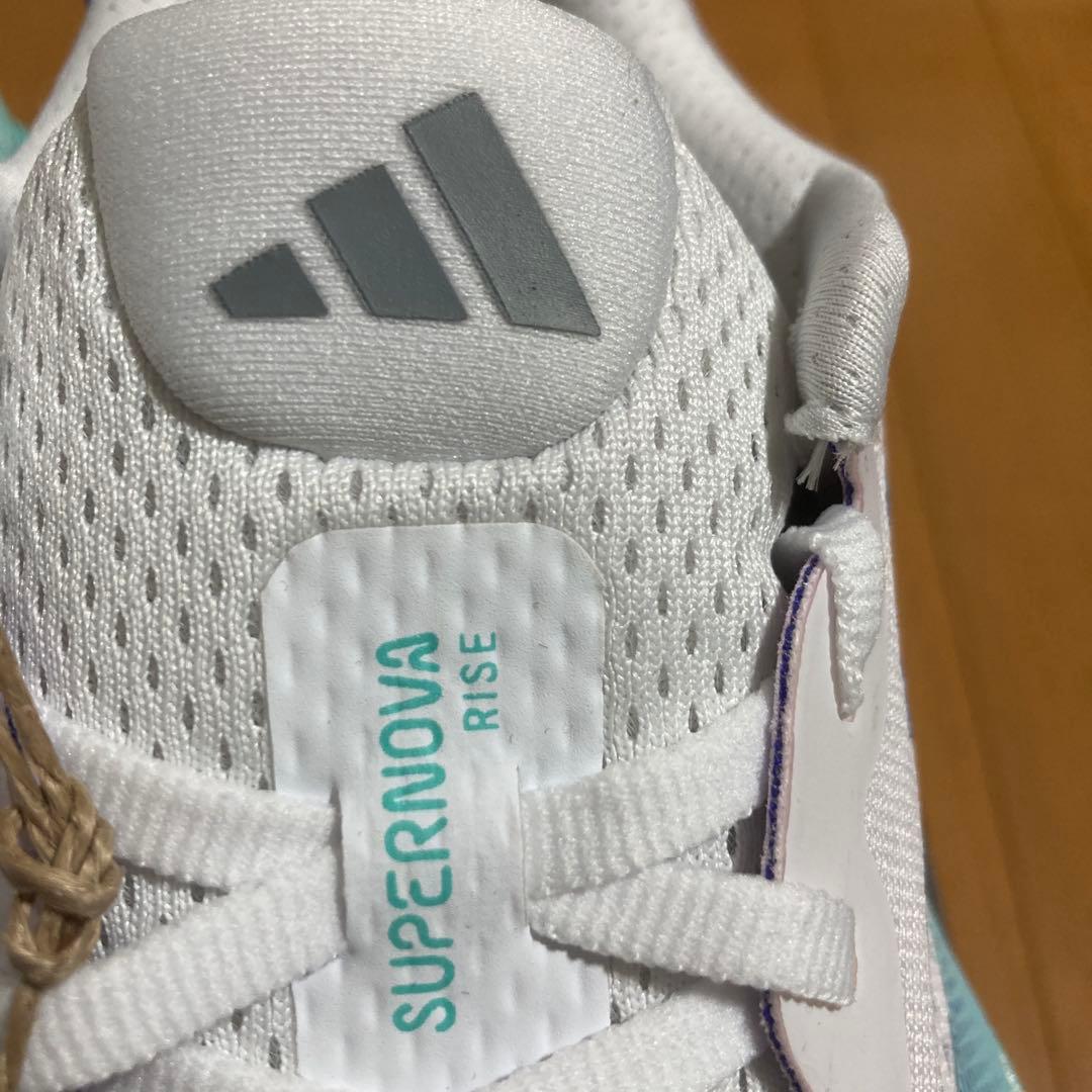 アディダス ランニングシューズ　スーパーノヴァ ライズM 25.5cm