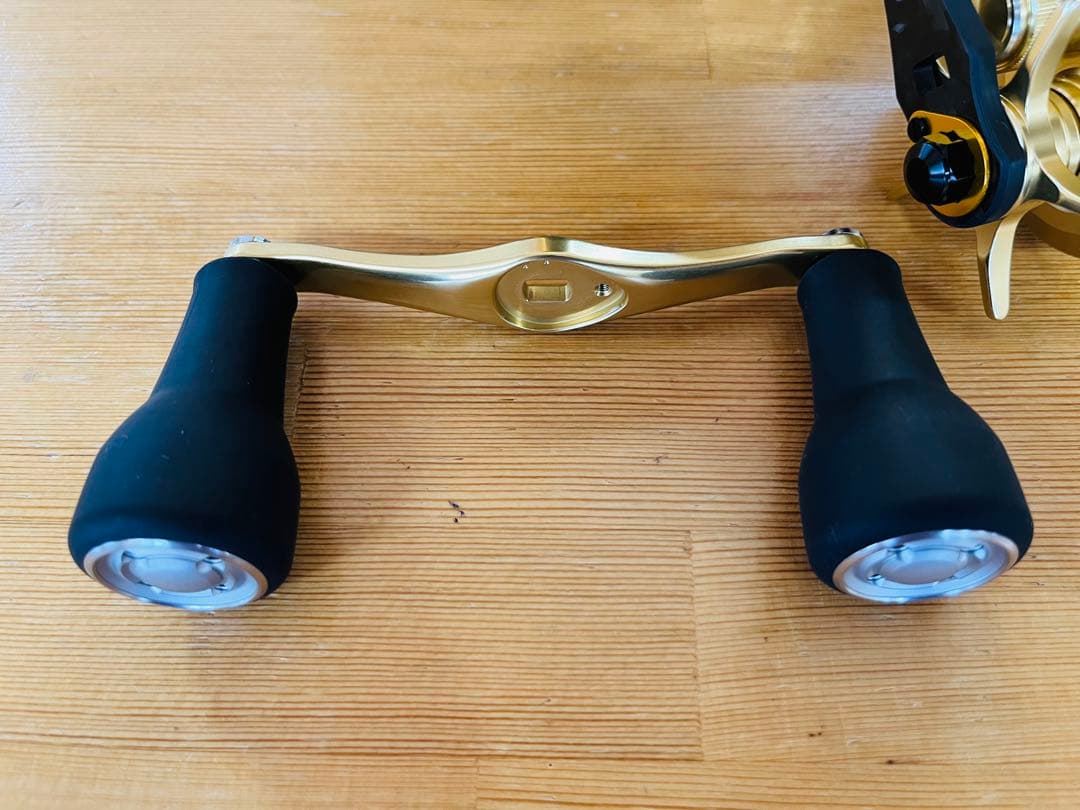 シマノ　23カルカッタコンクエストMD 300XGLH