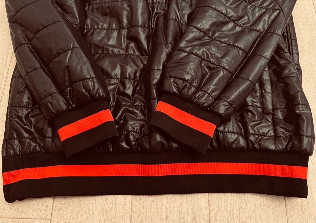 PEARLY GATESジャケットベスト　表裏着用可能ブラック/レッド袖着脱可能