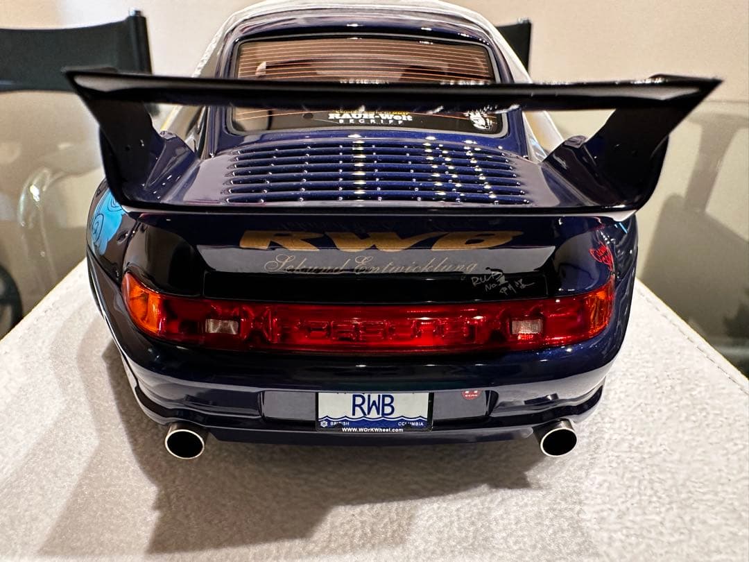 Fuelme RWB993 ドラゴンデザイン ミニカー