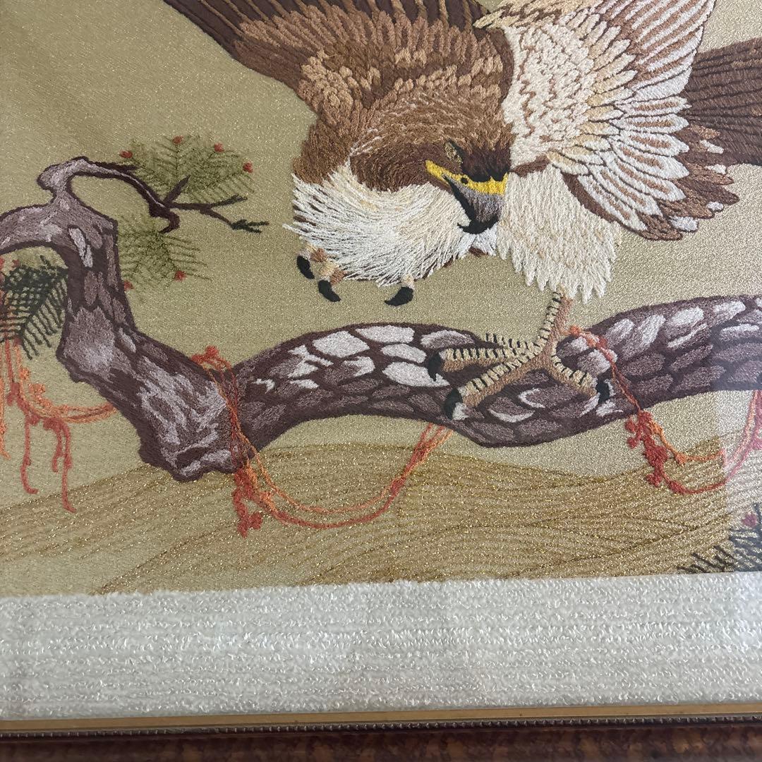 ③文化刺繍　鷹