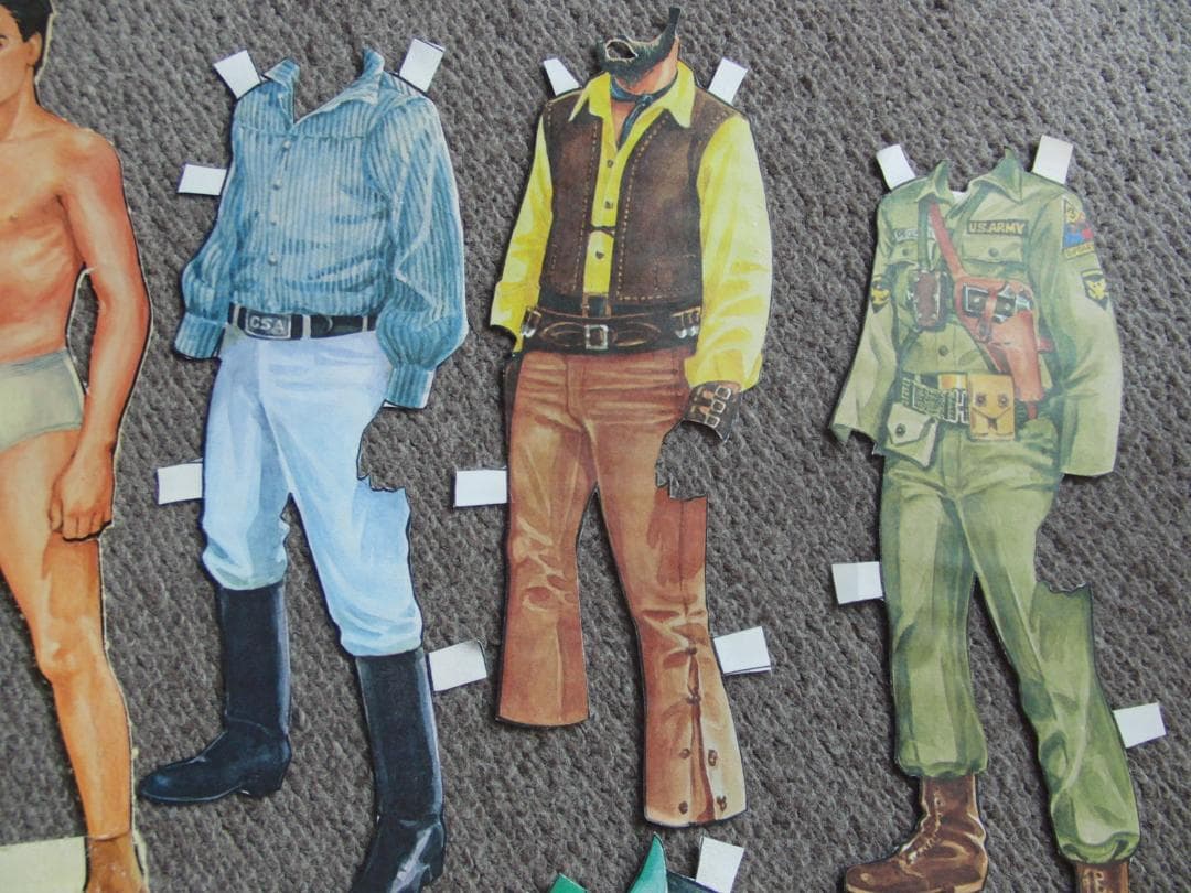 ★超希少 エルビス・プレスリー 切り抜き 着せ替え 紙製2パターン