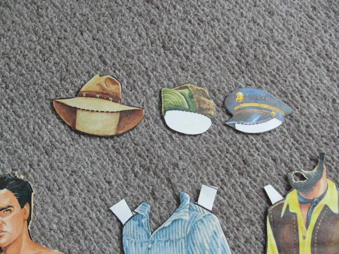 ★超希少 エルビス・プレスリー 切り抜き 着せ替え 紙製2パターン