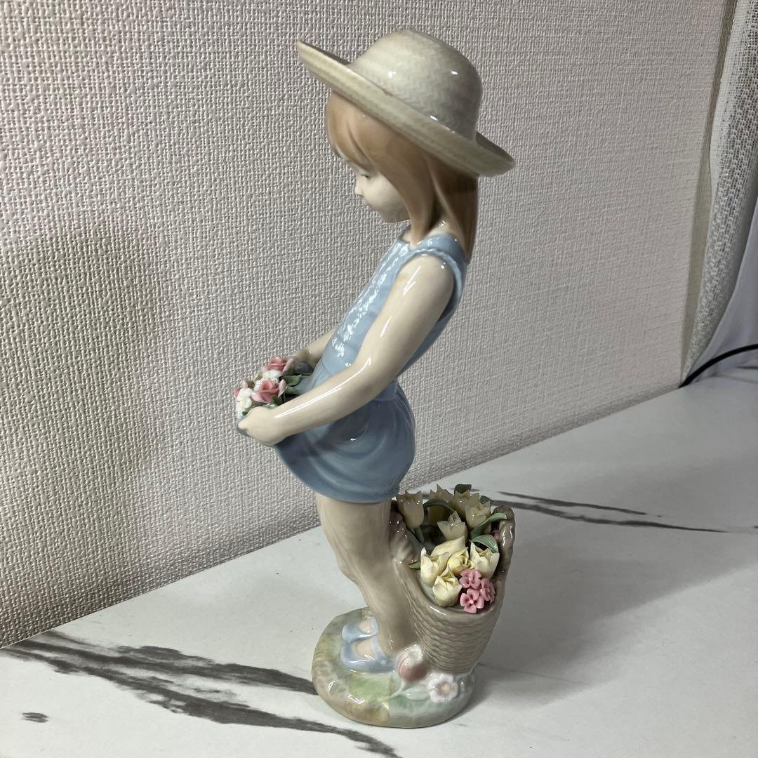 LLADRO リヤドロ 1284 花を持つ少女 フィギュリン 箱付