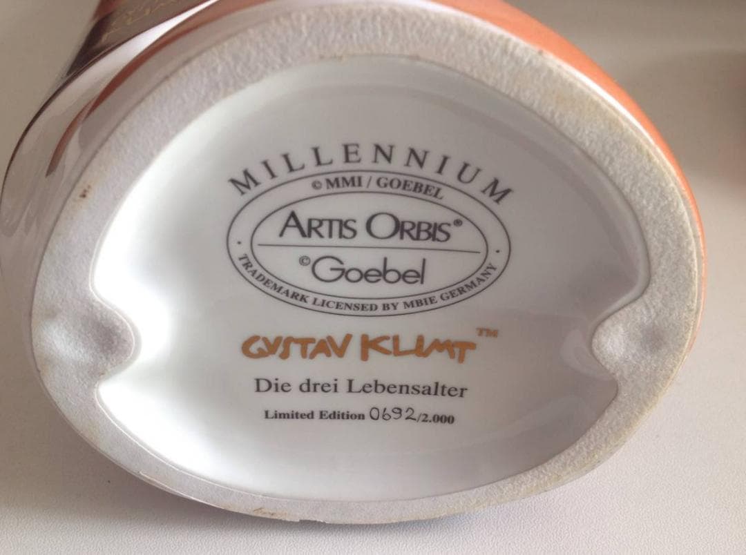 置物：Goebelグスタフ・クリムト『Die drei Lebensalter』