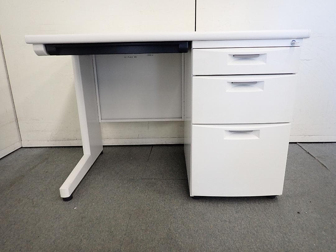 引取り限定　イトーキ　107片袖机　CZ　11-0622