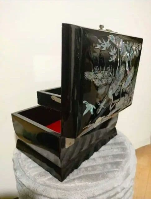 【高級】螺鈿と黒漆◇ 宝石箱 ◇小物入れ◇鏡＆オルゴール付き【貝細工】