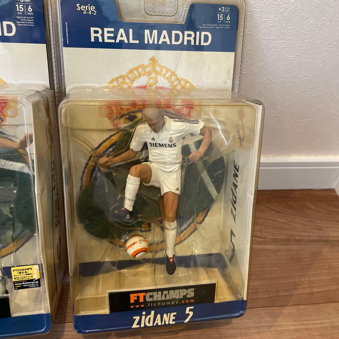 サッカーフィギュア　３個セット