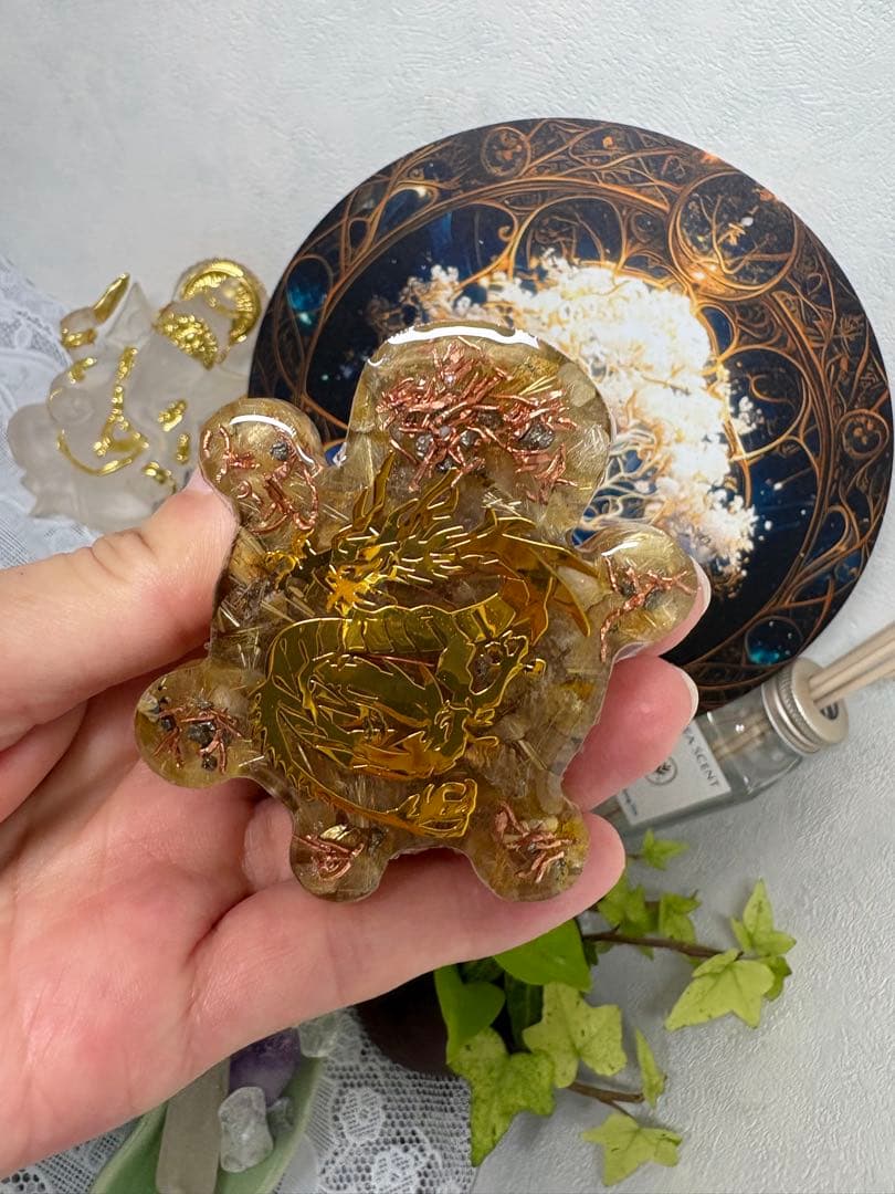 オルゴナイト まん丸カメさん ゴールドルチルクォーツ なるべく金線が多めの石