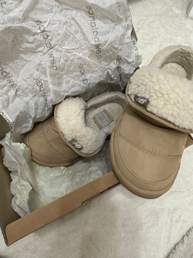 NEW BALANCE ニューバランス　スリッパ　クロックス　ふわふわ靴