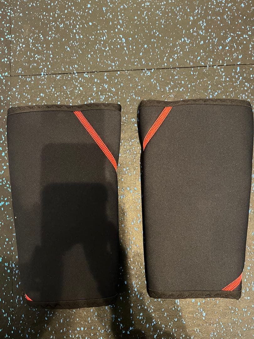 送料込みに変更しました✴︎SBD ニースリーブ mサイズ