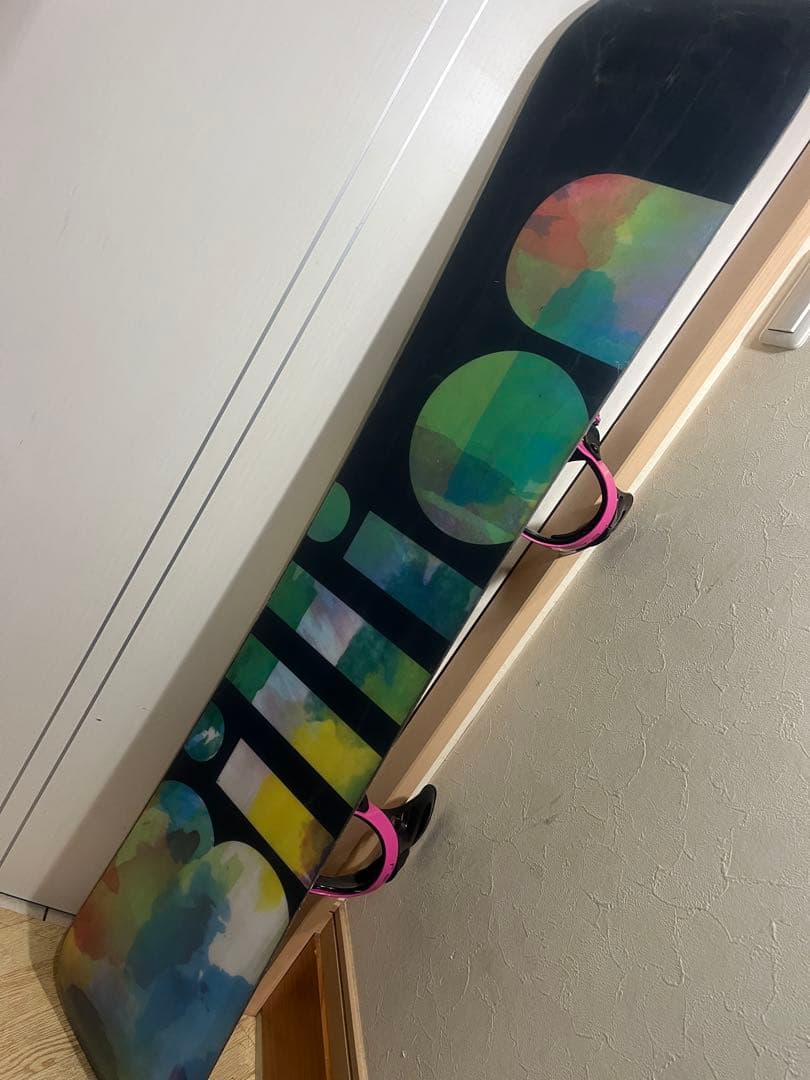 未使用に近い！初中級者向け！ターン、グラトリのしやすいボード！ 143cm