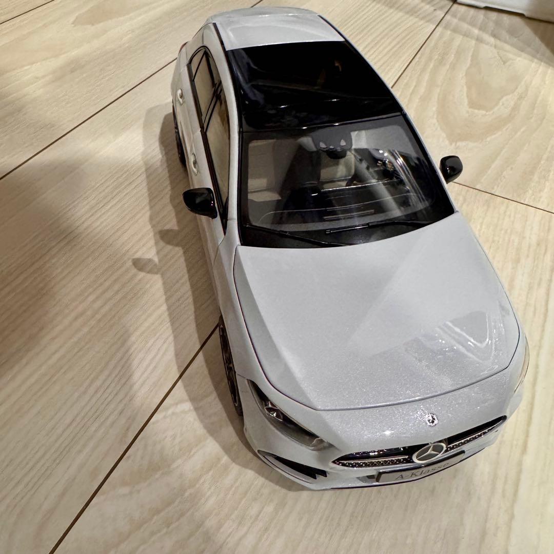 ノレブ 1/18 メルセデス Aクラス W177 純正特注 デジタル白