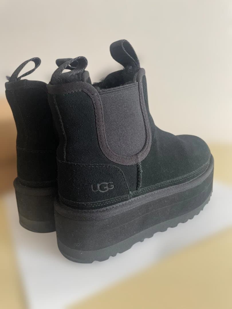 UGG プラットフォーム チェルシーブーツ22cm