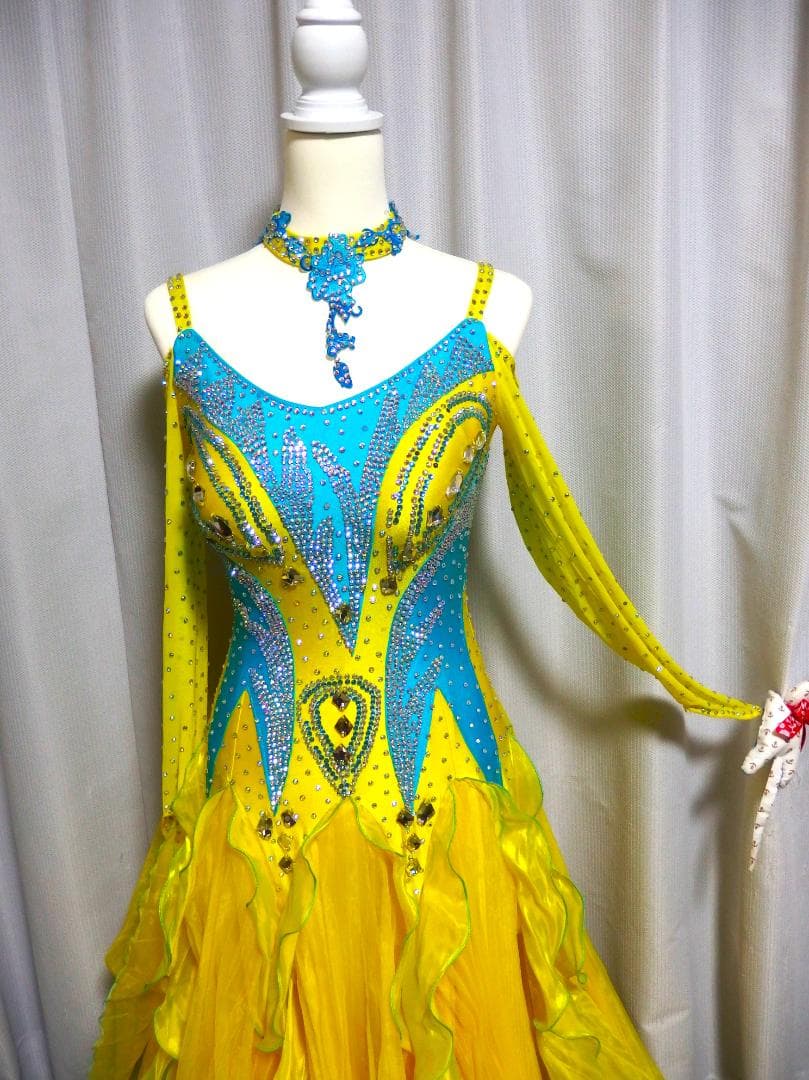 ICHIOKUイチオクの社交ダンス衣装『黄色のドレス』
