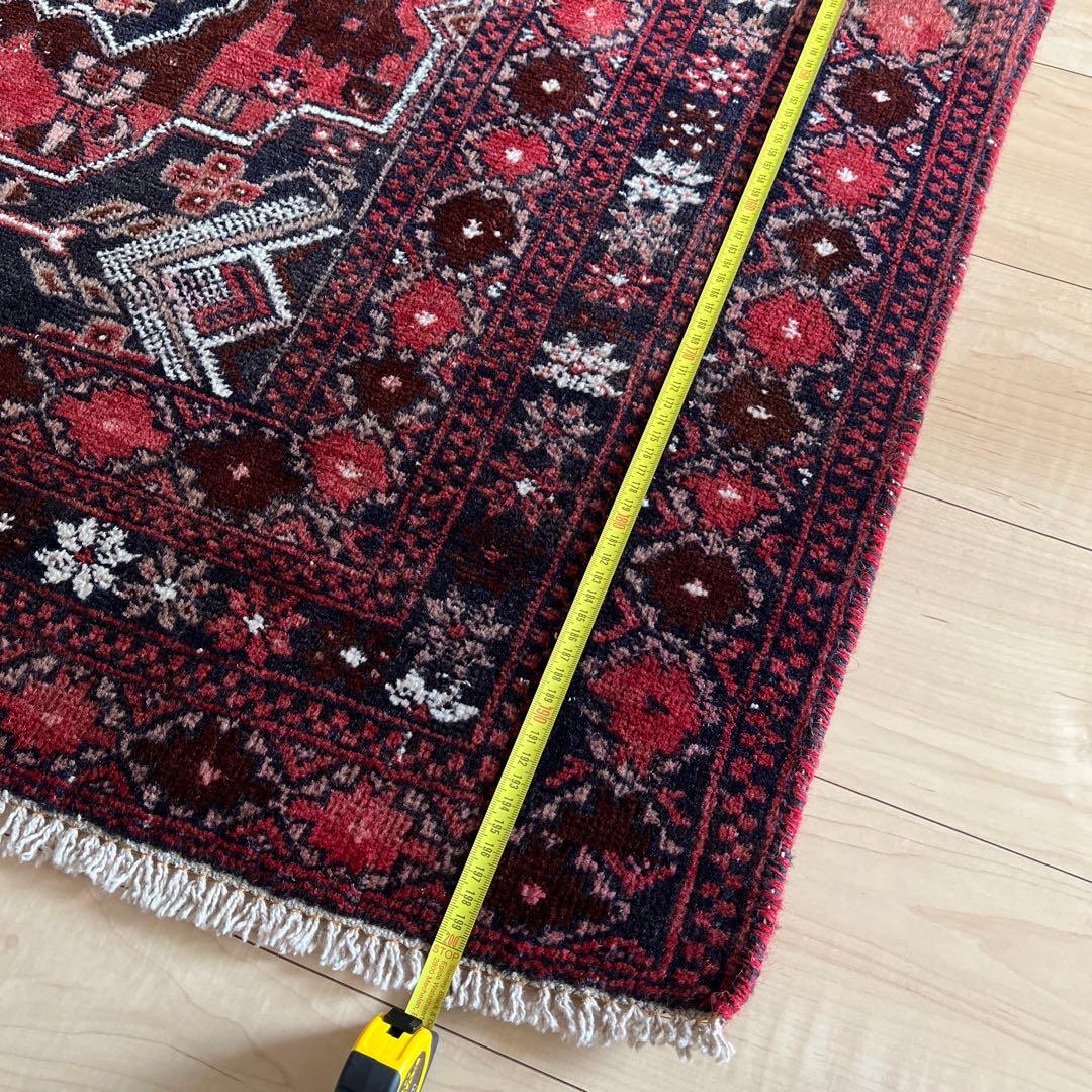 トライバルラグ　約 200×120 cm