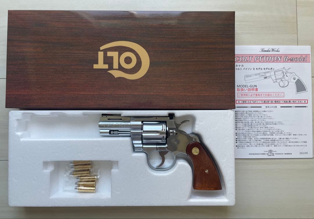 タナカコルトパイソンモデルガン 3インチRモデルステンレスフィニッシュ未発火