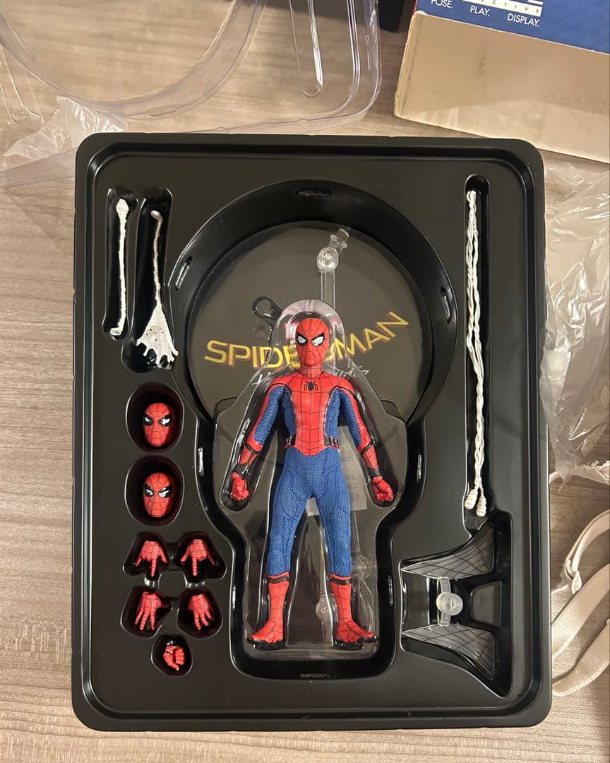 MEZCO ONE:12　メズコ　スパイダーマン ホームカミング