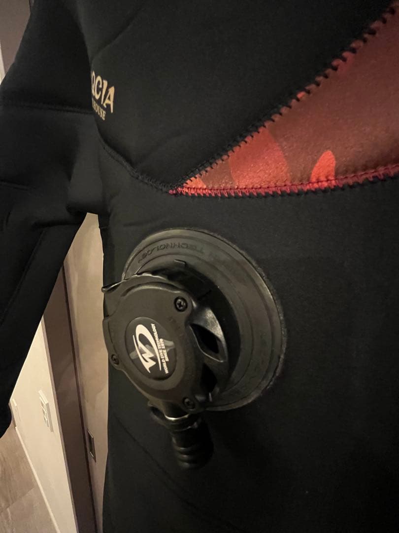 【Hato】ドライスーツ３点セット ワールドダイブ