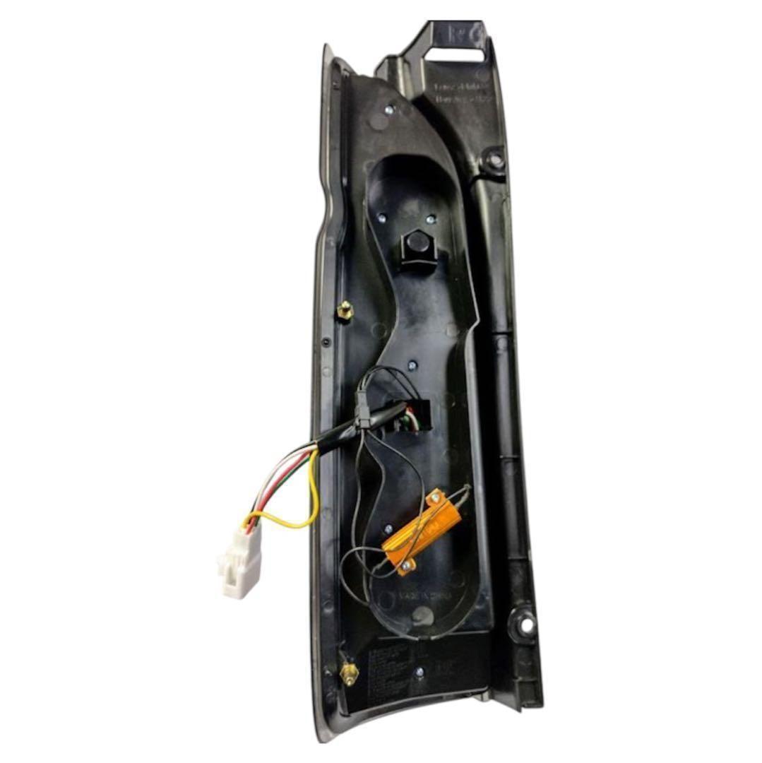 ハイエース 200系 テールライト 縦ライン LED テールランプ　【レッド】