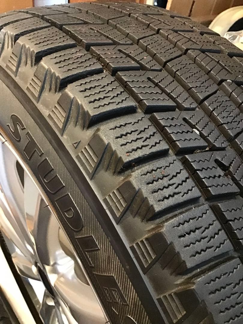 直接引取歓迎スタッドレスタイヤ ホイール付き、215／60r17 5穴114.3