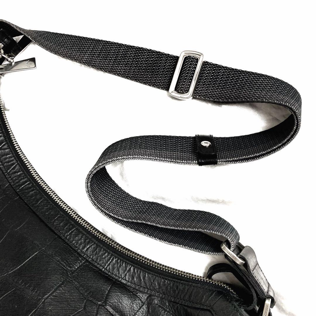 美品✨aniary バルケッタ クロコ型押しショルダーバッグ 三日月 チャーム付