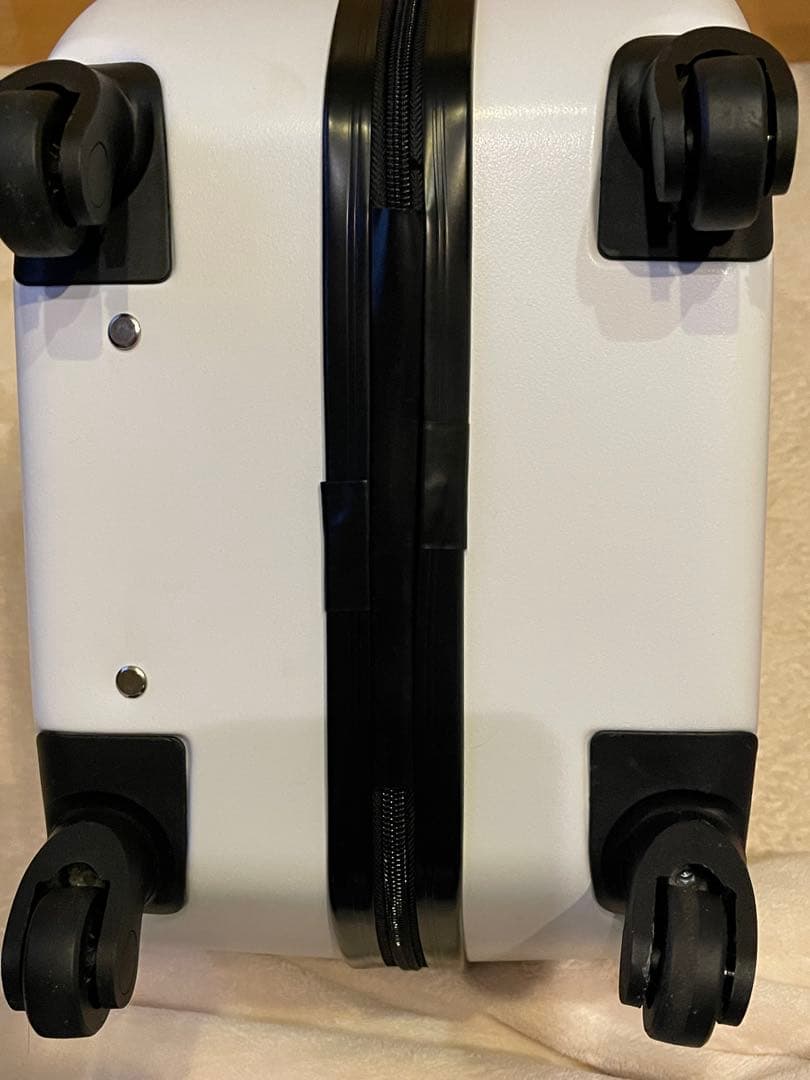 【新品】サンリオキャラクター キャリーケース キティ　クロミ　シナモン　マイメロ