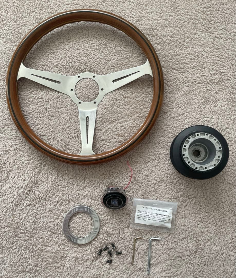 【ハイエース必見】ナルディ クラシックウッドステアリング 36.5パイ 希少