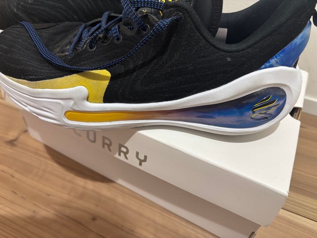 Curry 12バスケットボールシューズ ブラック/イエロー