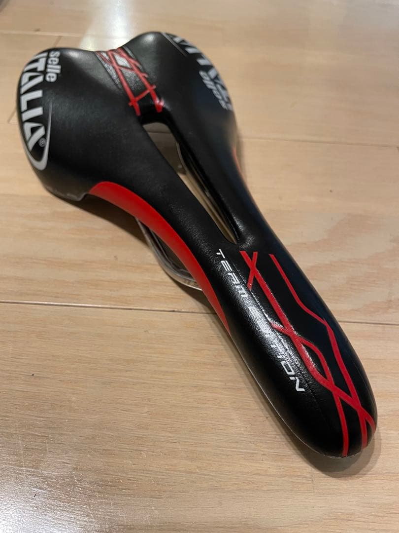 Selle Italia SLRチームエディション ブラック/レッド