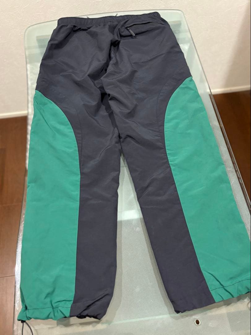 最終価格SUPREME ナイロンジャケット ブラック/グリーン