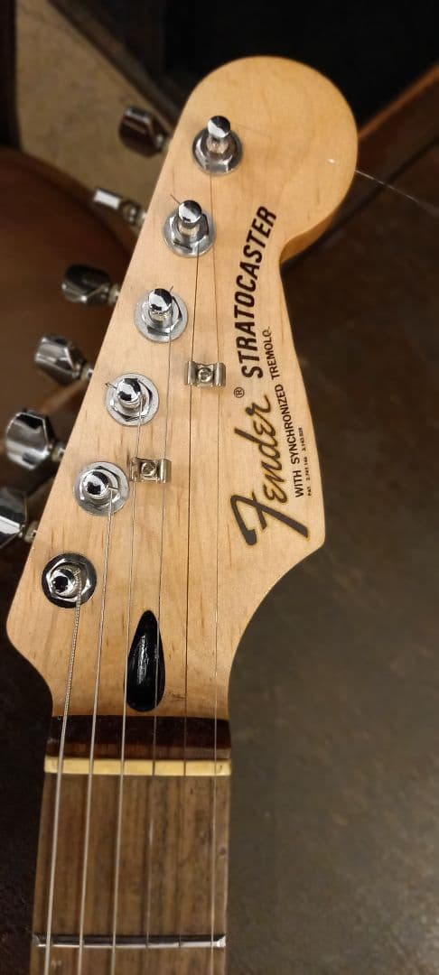 エレキギター サンバースト 3ピックアップ　レインボートーン