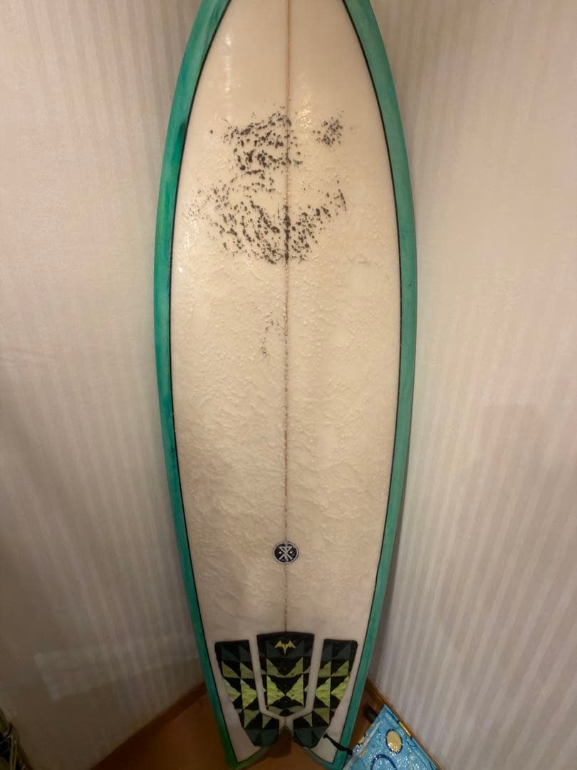 ショートボード グラデーショングリーン 3フィン