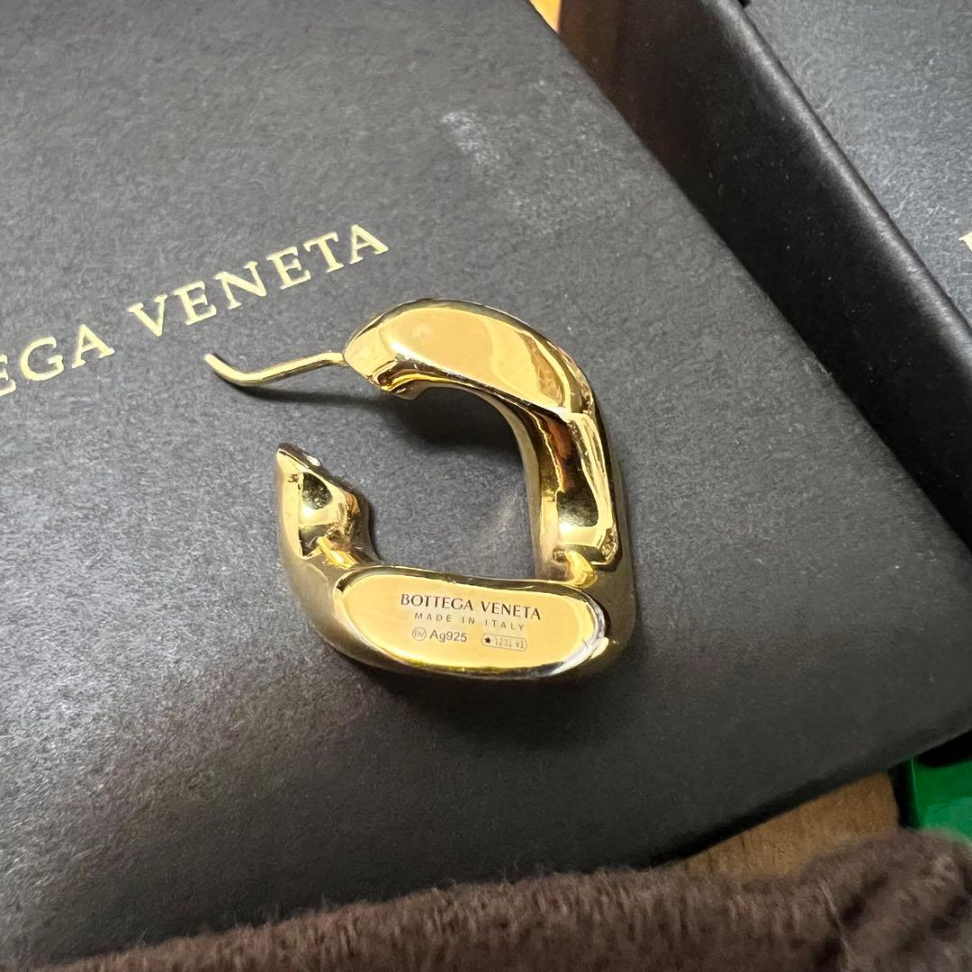 BOTTEGA VENETA アシンメトリックピアス