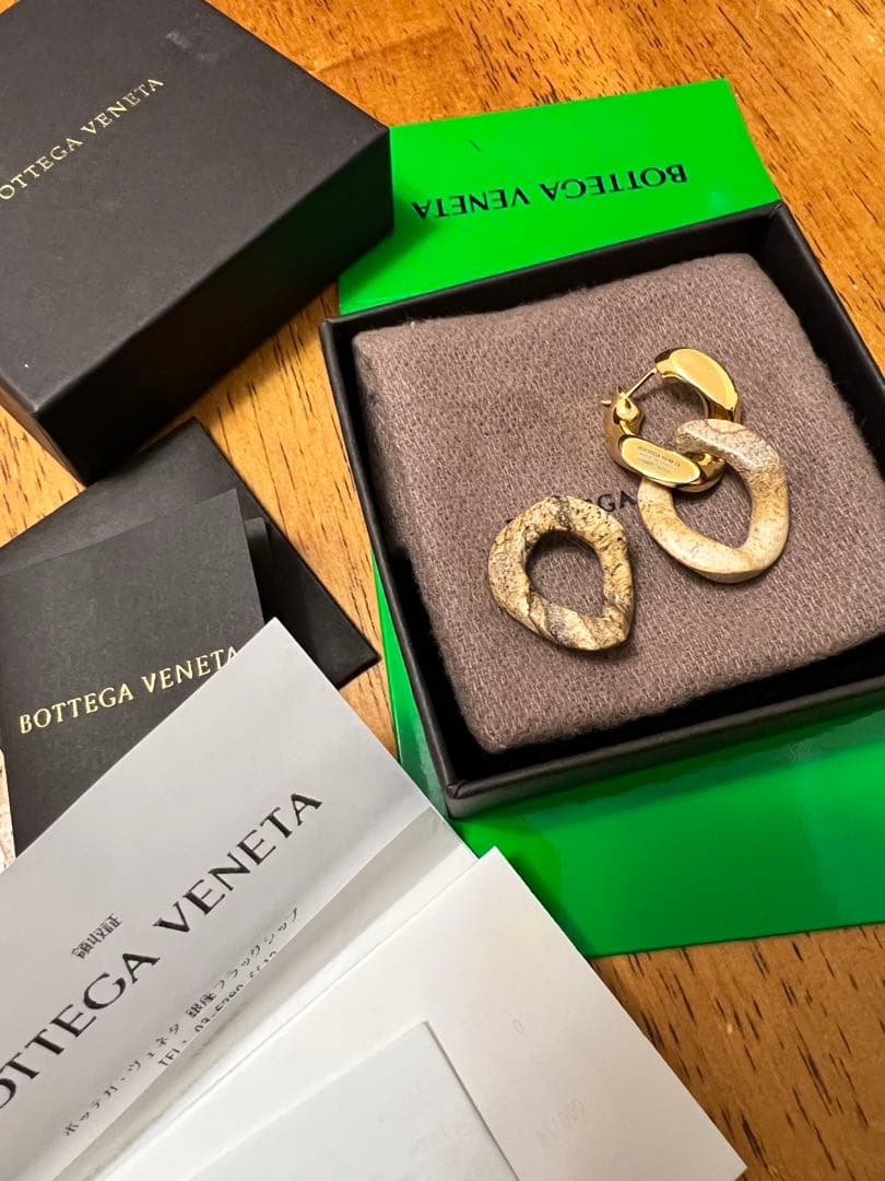 BOTTEGA VENETA アシンメトリックピアス