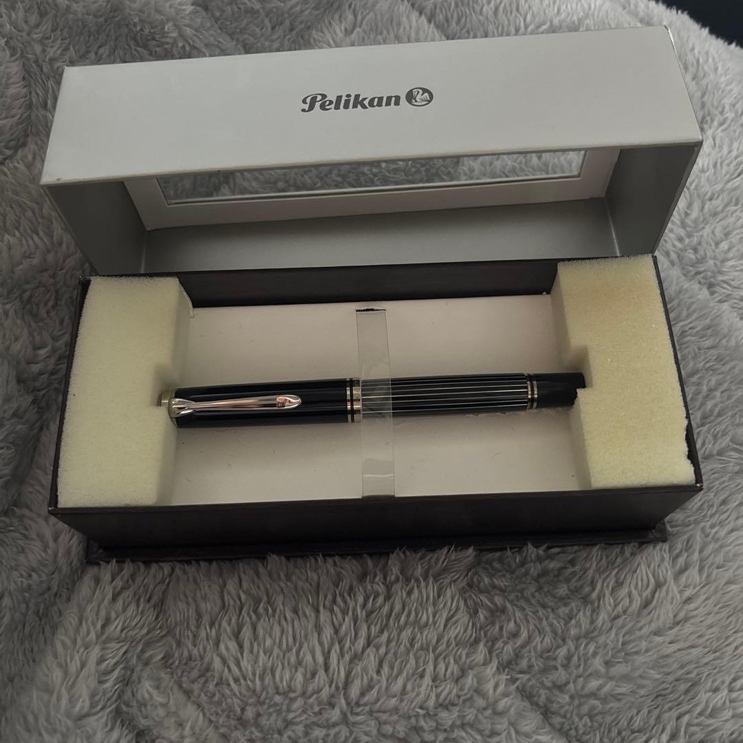 Pelikan 万年筆 ストライプデザイン 黒　m815