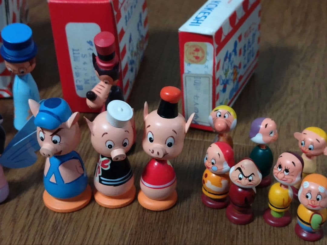 ミ*ン様 未使用 経年保管品ディズニーの城 まんがこけし 9種キャラミッキーマウ
