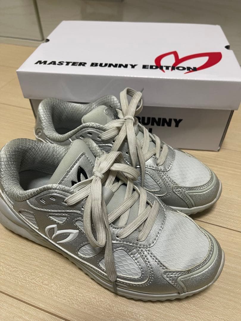マスターバニー　シューズ