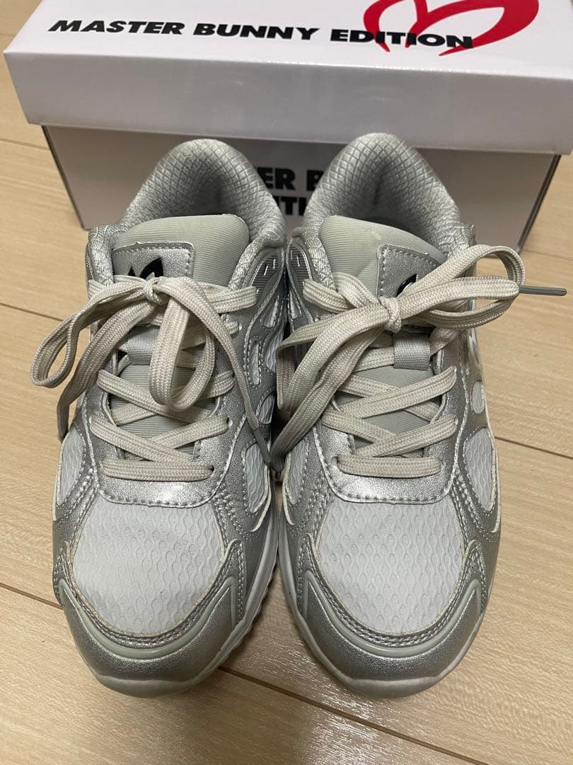 マスターバニー　シューズ