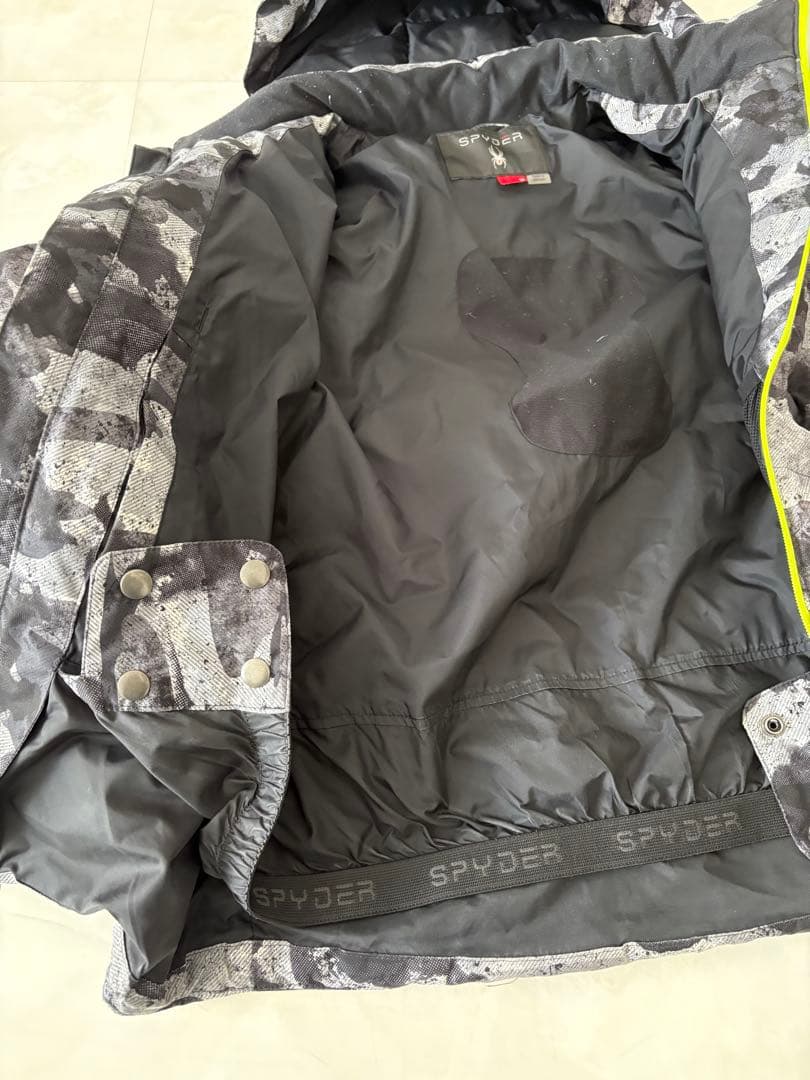 SPYDER 子ども用スキーウェア 上下セット 迷彩柄