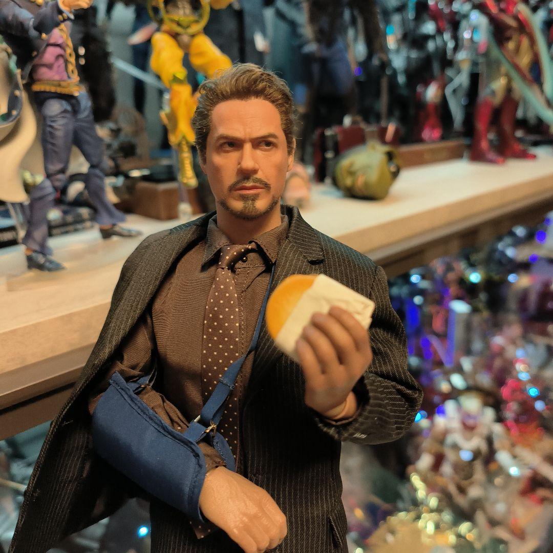 トニー・スターク フィギュア ハンバーガー付き