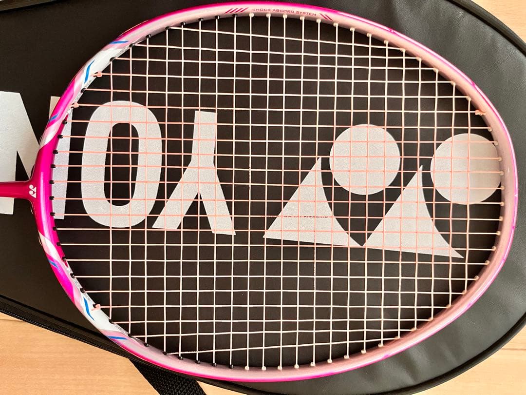 YONEX バドミントンラケット ピンク　ケース付き