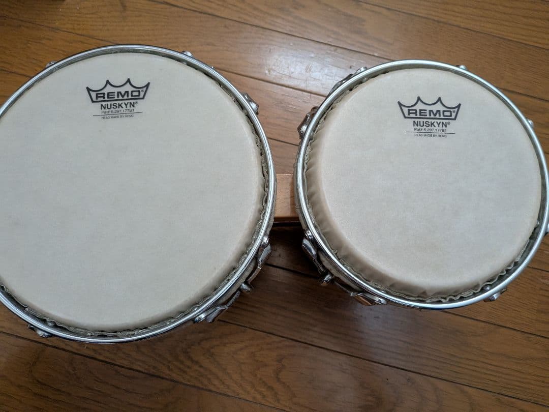 Pearl　REMO NUSKYN ボンゴ スタンド付き