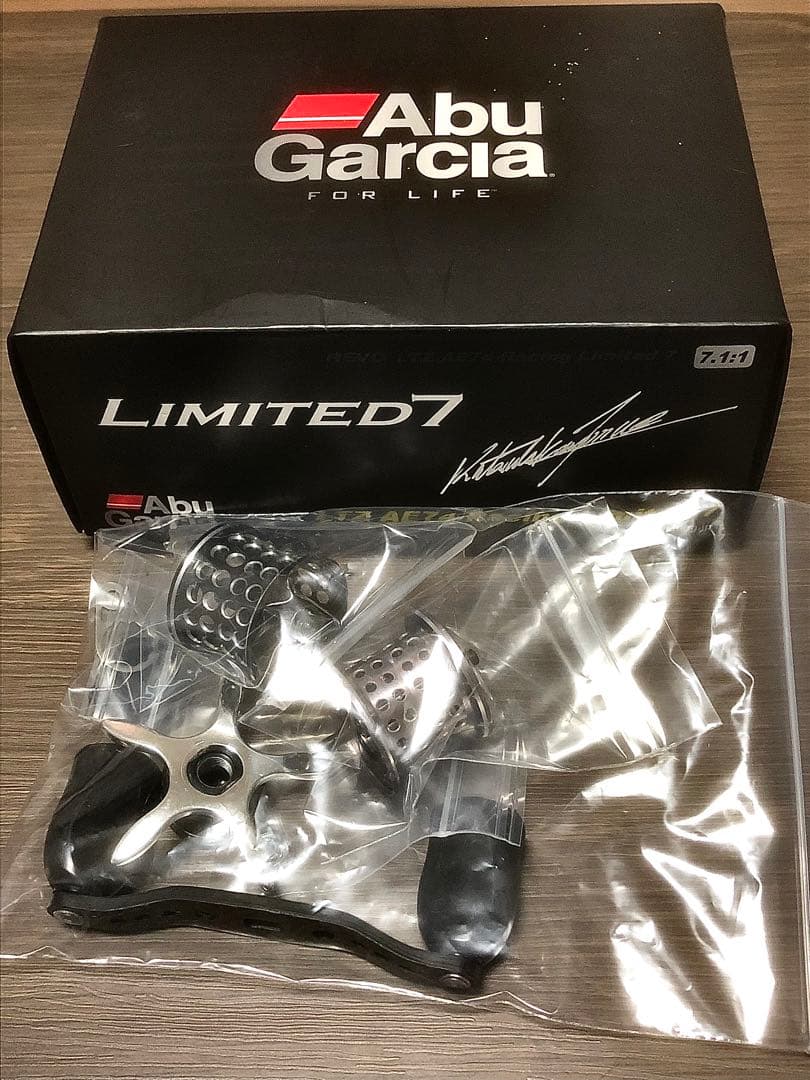 限定Abu GarciaＬＴＺ7右 ＺＰＩＢＦＣ９３０ＰＲＯＨＢＦレッドイマカツ