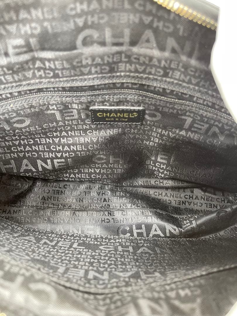 CHANEL 黒 レザー ショルダーバッグ キルティング