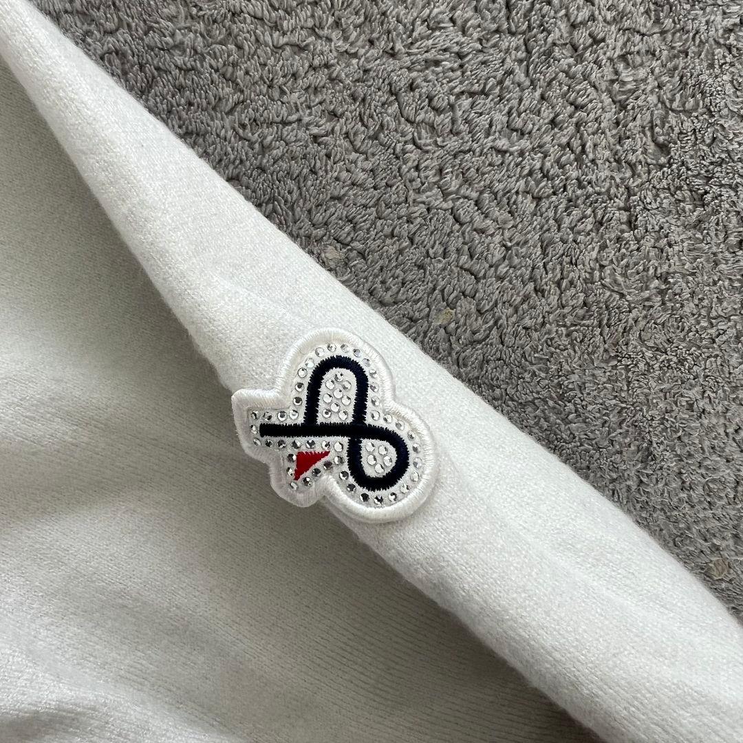 and per se アンパスィ　タートルネック　ニット　セーター　ロゴ　M